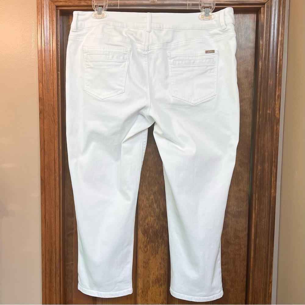 Chico’s So Slimming Jeans White Sz 2.5 Reg Sz 14 Crop - Picture 2 of 14